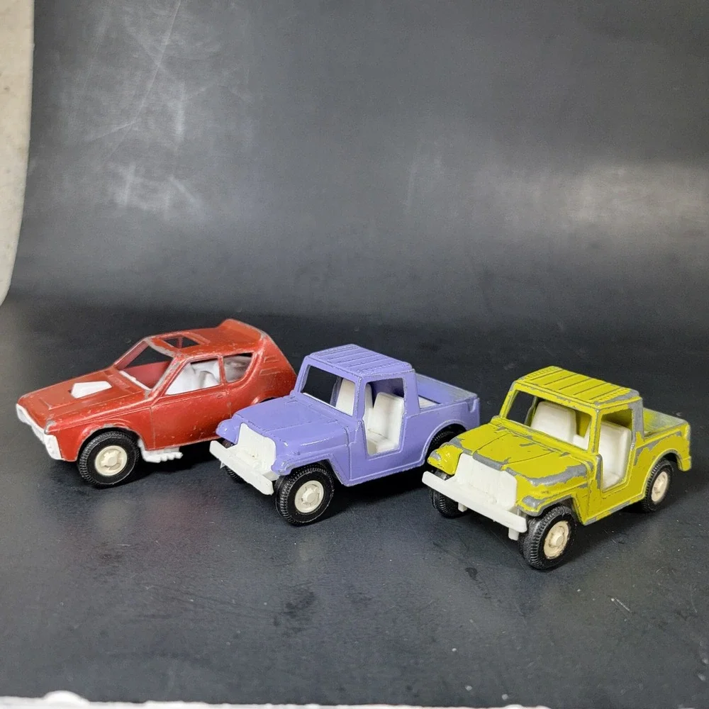 Lot Of 3 Vintage Tootsie Toys Metal/Plastic Cars Gremlin, Jeep, Off-Road Pick Up